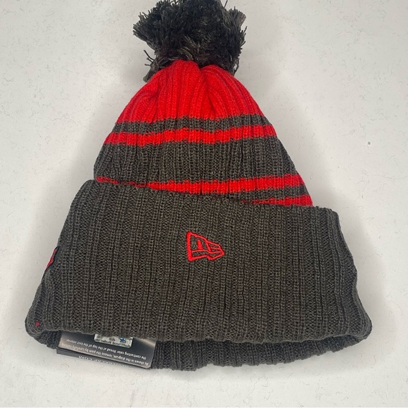 Tampa Bay Buccaneers beanie hat - Picture 4 of 4